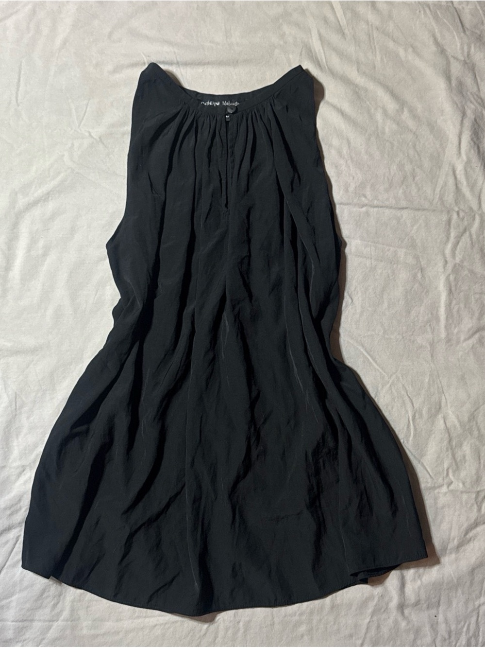 Black Sleeveless office / work top